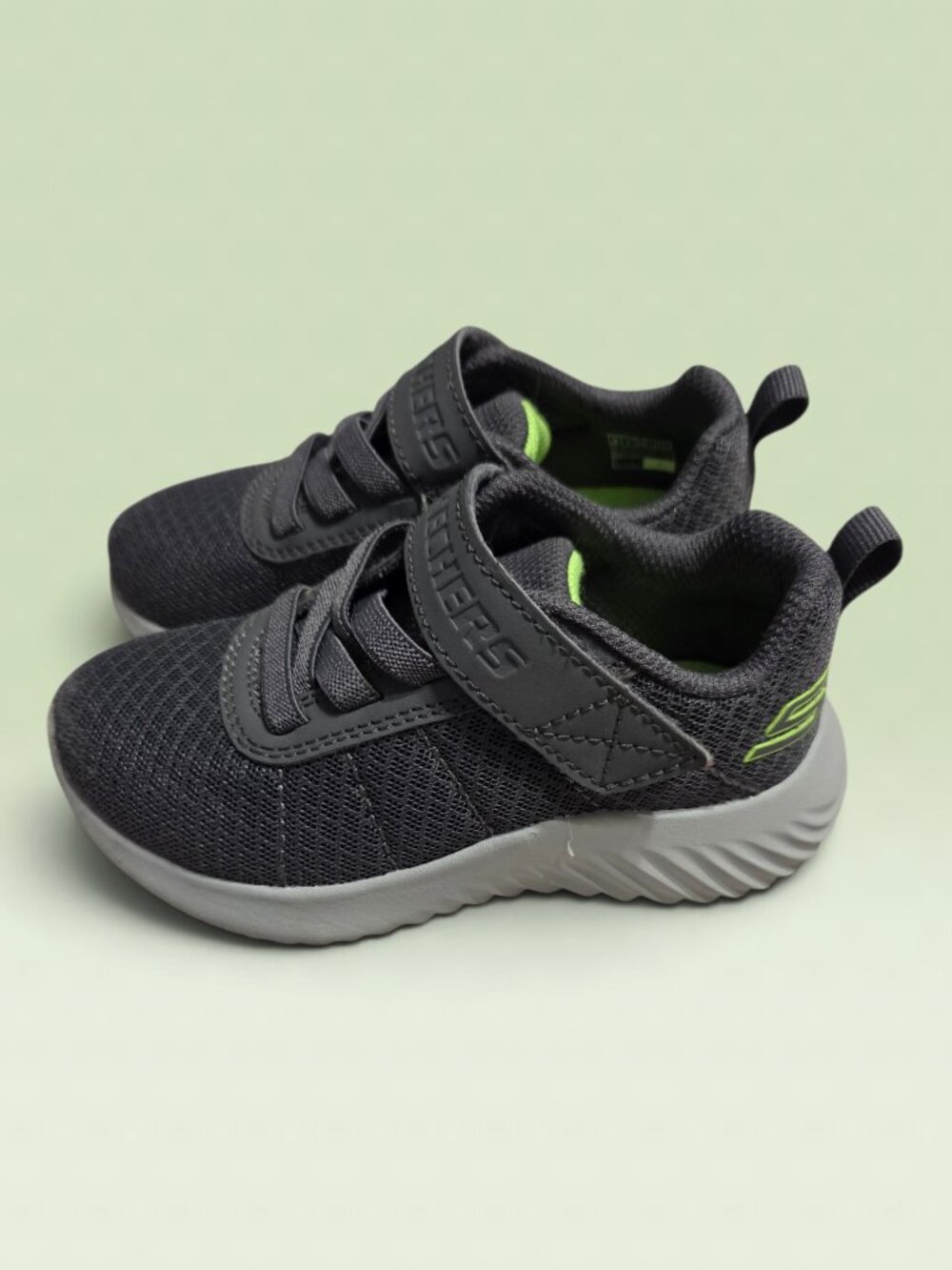 Skechers Toddler Size 8 Gray Mesh Sneakers
